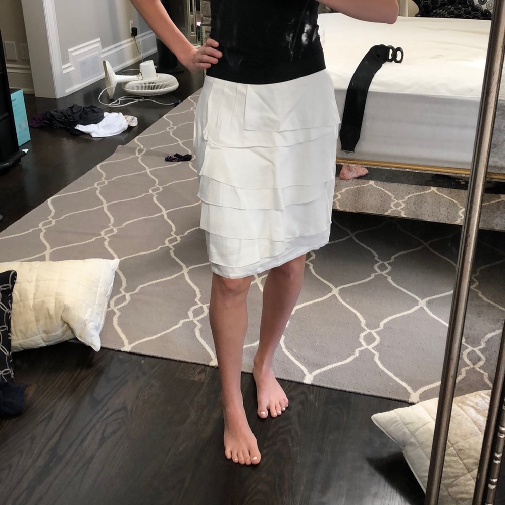 BCBG white frilled skirt